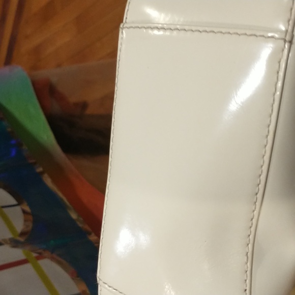 Authentic Gucci (Mini) - Picture 12 of 16